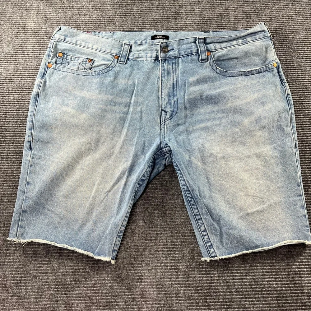 True Religion Jean Shorts 48 Ricky Relax Straight Light Wash Buddha Embroidered